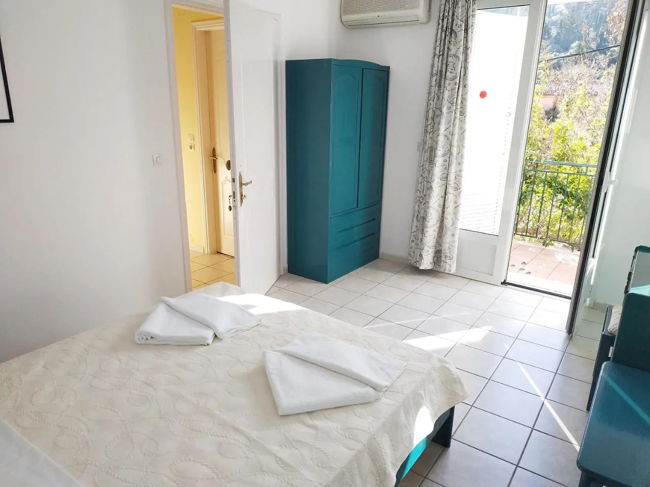 Konstantinos Apartments Agia Efimia